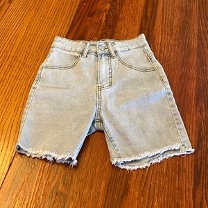 SHEIN Petite Light Wash Bermuda Jean Shorts XXS